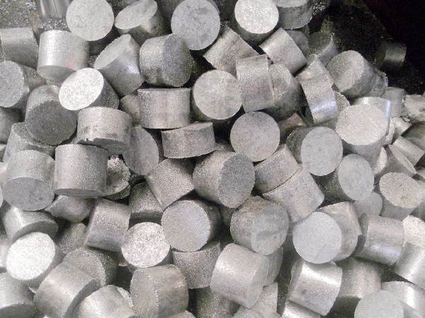 Briquettes de copeaux d'aluminium